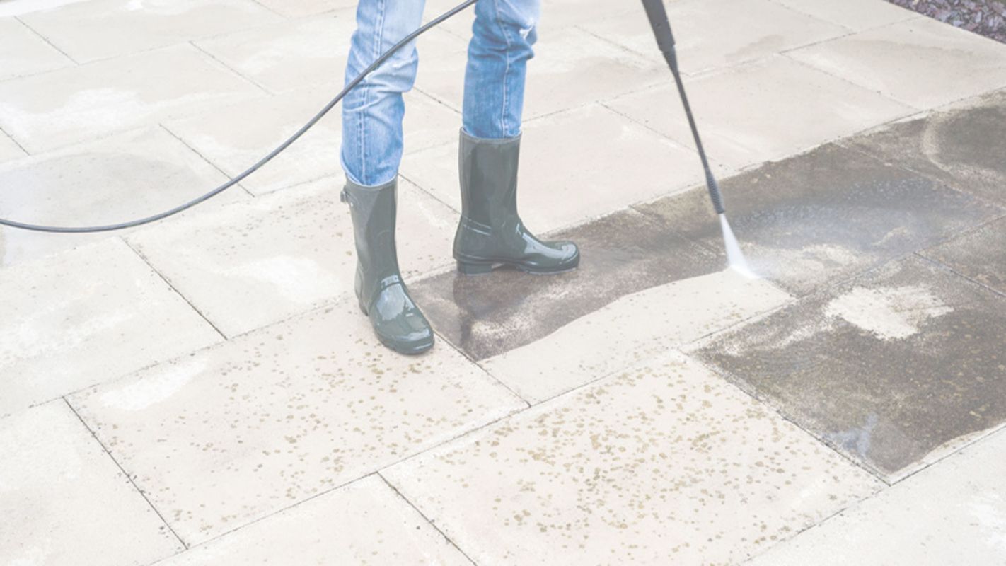Hire a Qualified Pressure Washer